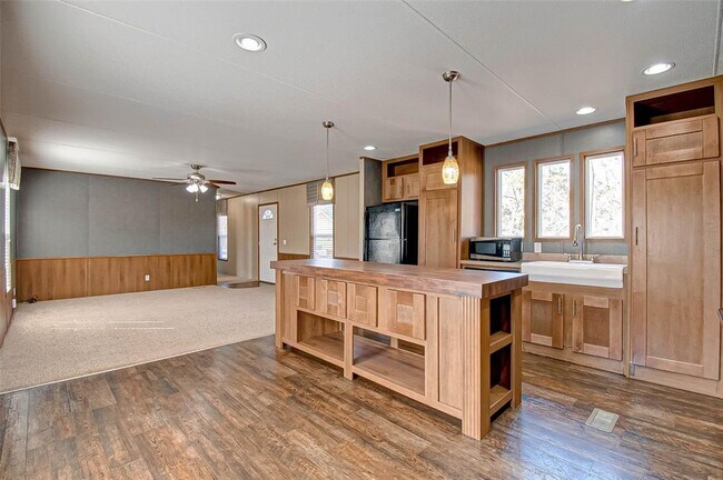 Building Photo - 33940 Ansley Rd