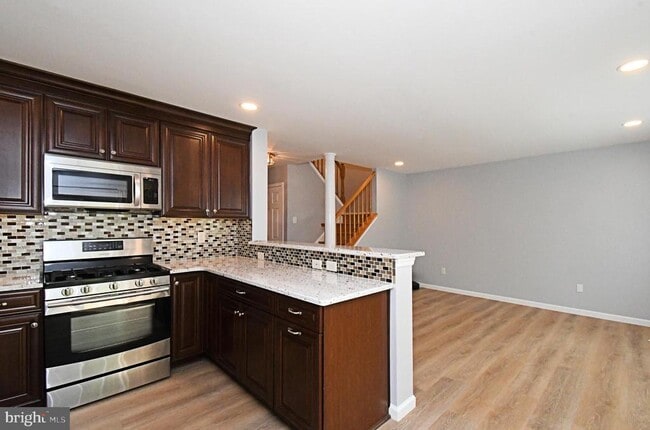 Building Photo - 604 Ascot Ct