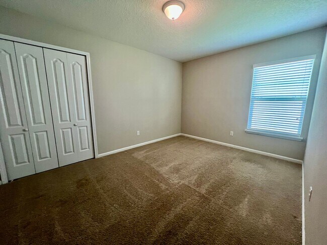 Building Photo - Great Size Home on Jacksonvilles Northside