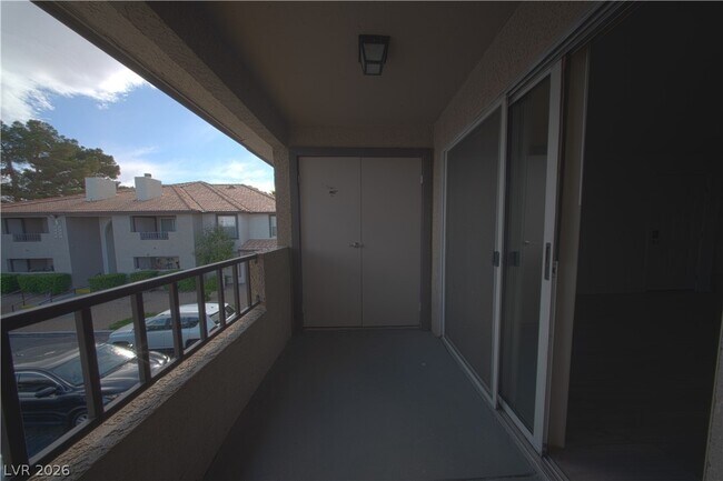 Building Photo - 2606 S Durango Dr