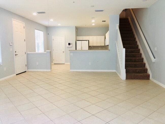 Building Photo - Milano - 3BR/2BA Unfurnished Townhome in N...