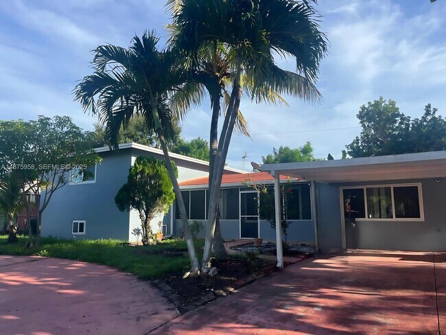 Building Photo - 1330 NE 203rd St