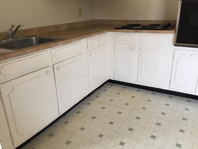 Building Photo - 16311 W 14th Ave