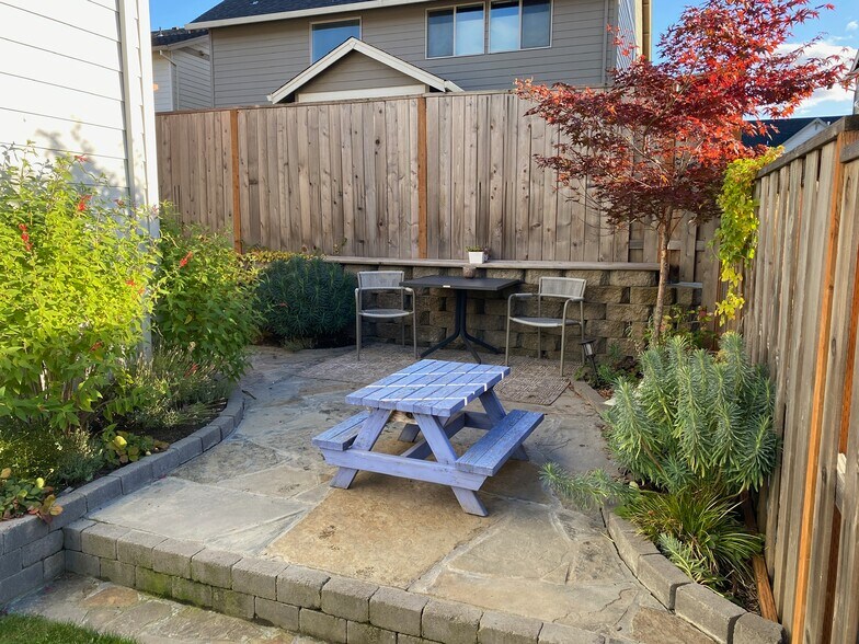 Patio - 608 E Taylor Dr