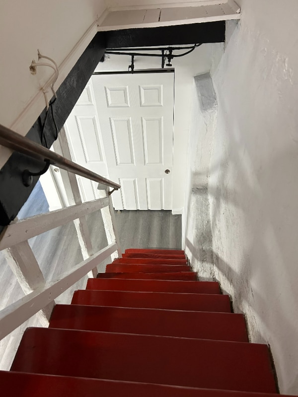 Building Photo - 1369 Kennedy St
