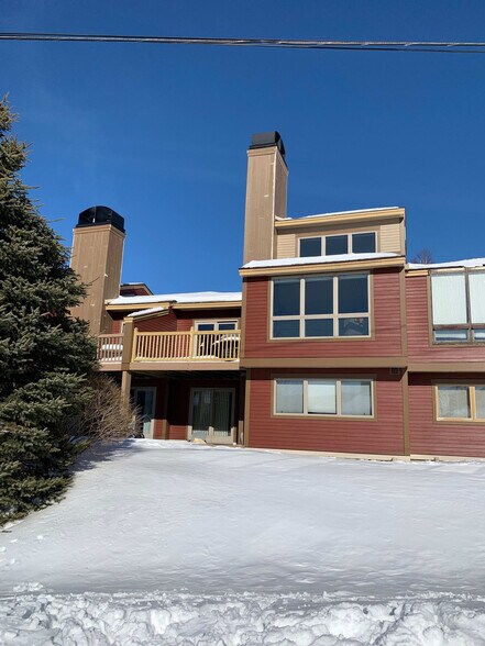Building Photo - 136 Black Pine