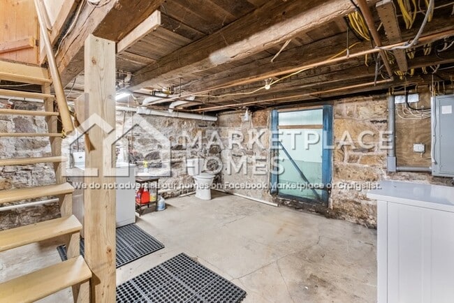 Building Photo - 227 Pine Knob Rd