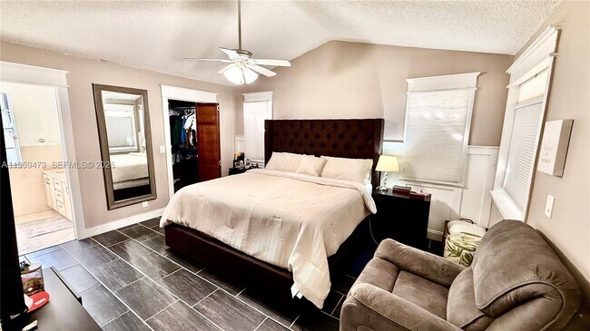 Building Photo - 5470 Pine Cir