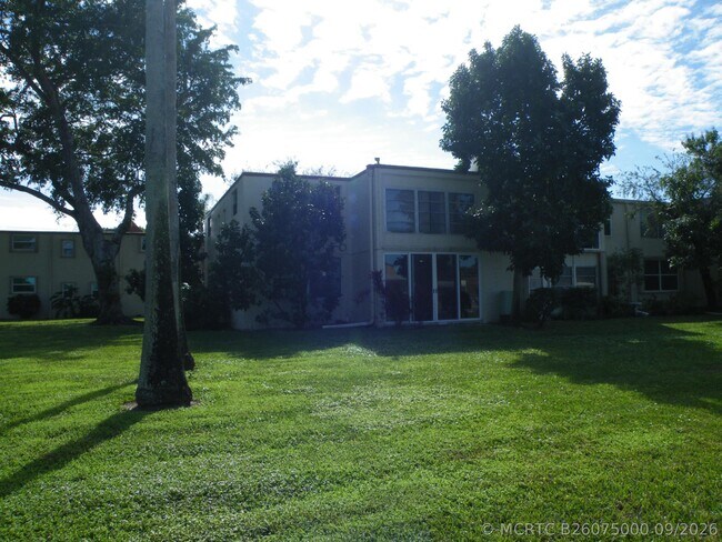 Building Photo - 15 Willowbrook Ln
