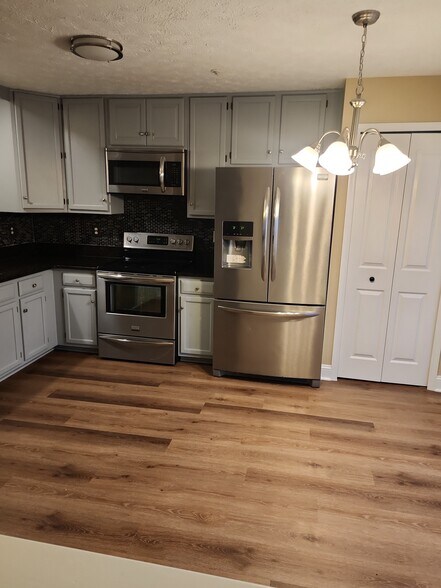 Building Photo - 9308 Gordon Ct