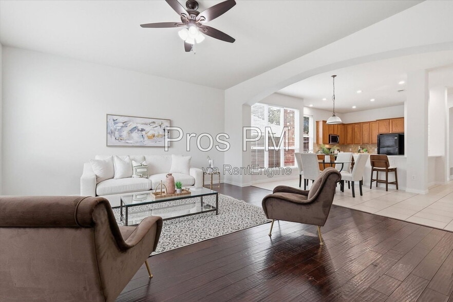 Building Photo - 2432 Chesterwood Dr