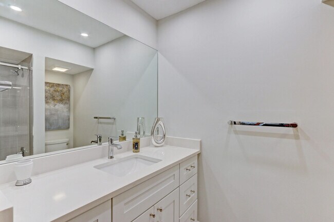 Building Photo - 206 Brackenwood Terrace