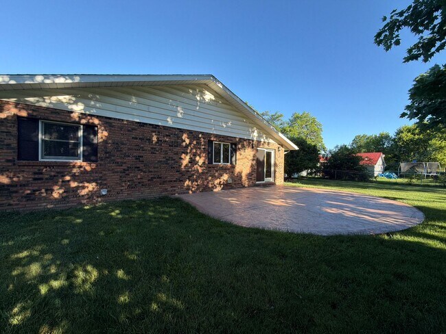 Building Photo - Country Living with Convenient Access 3 Bedroom Brick Ranch Home in Goshen