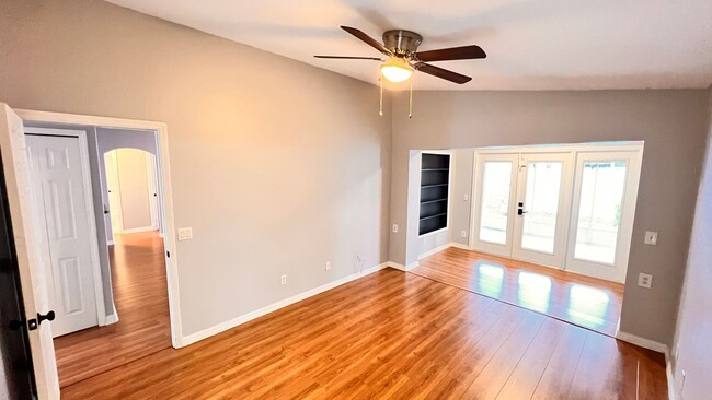 Building Photo - The Heart of Maitland: 3BD/2BA Home That F...