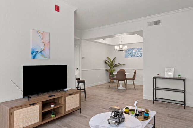 Building Photo - 875 W Pecos Rd