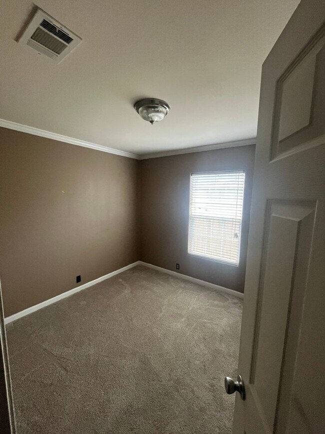 Building Photo - Charming 3BR House in Baton Rouge
