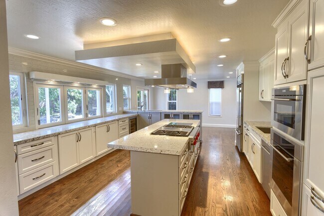 Building Photo - Stunning Almaden Valley 4-Bedroom Home