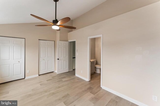 Building Photo - 8213 Roxbury Dr