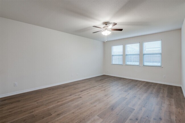 Building Photo - 4016 Moss Rd