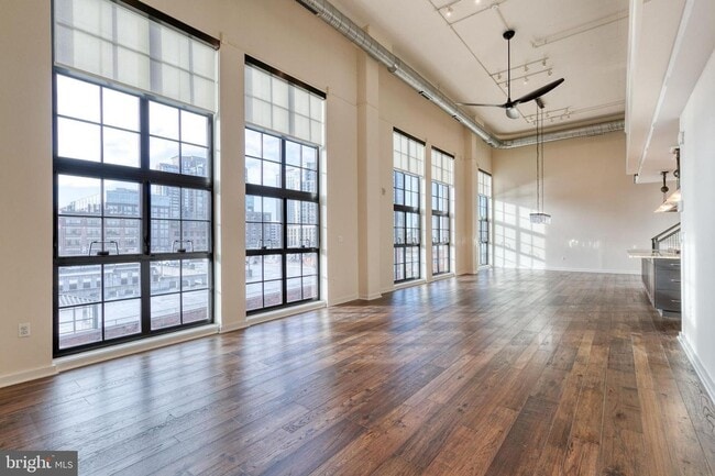 Building Photo - Live in luxury in the heart of Baltimore's esteemed Little Italy neighborhood!