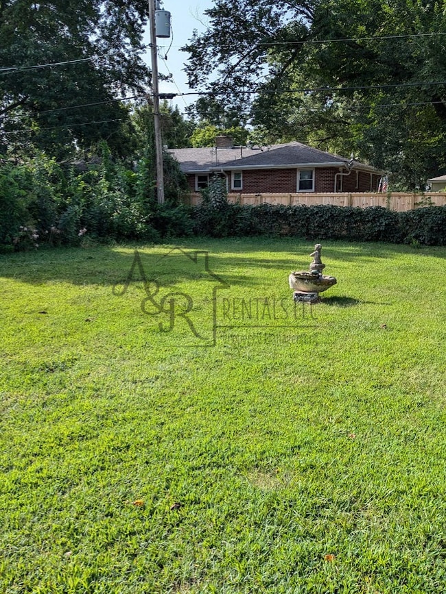 Building Photo - 426 Fieldcrest Dr