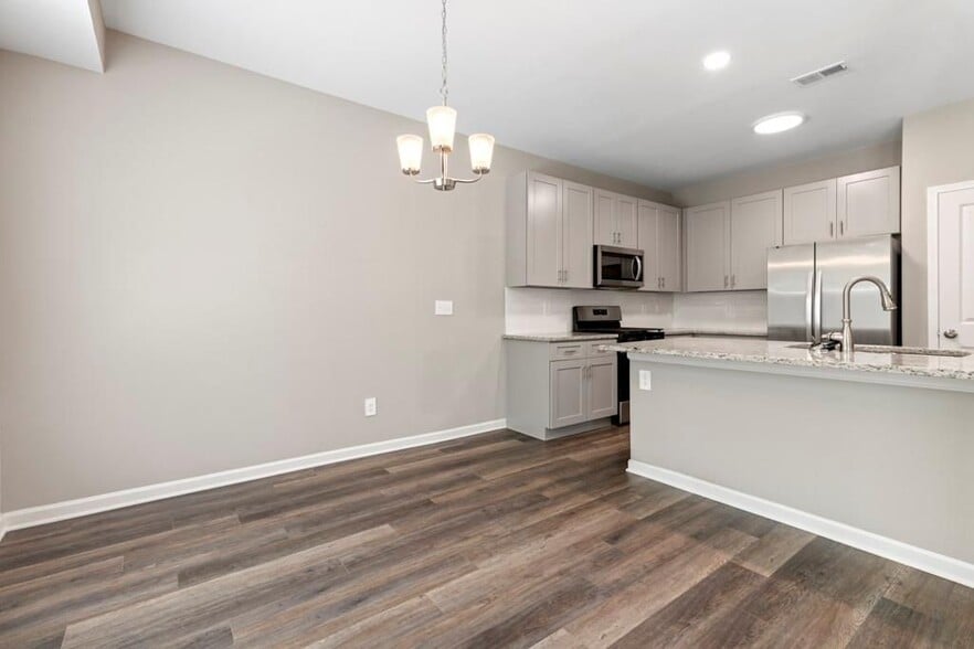 Building Photo - 1010 Valley Rock Dr