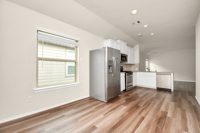 Building Photo - 25634 Royal Catchfly Rd