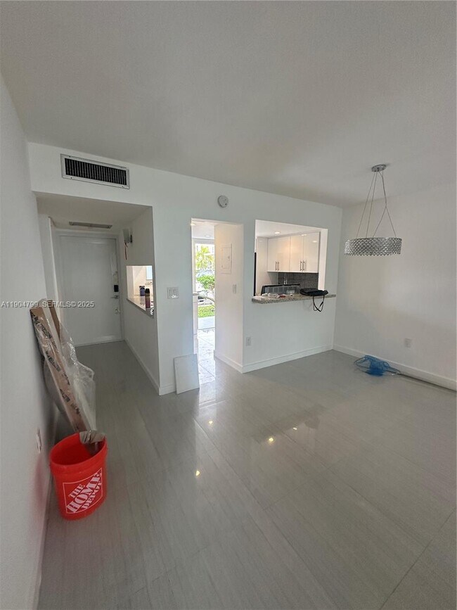 Building Photo - 3000 Marcos Dr