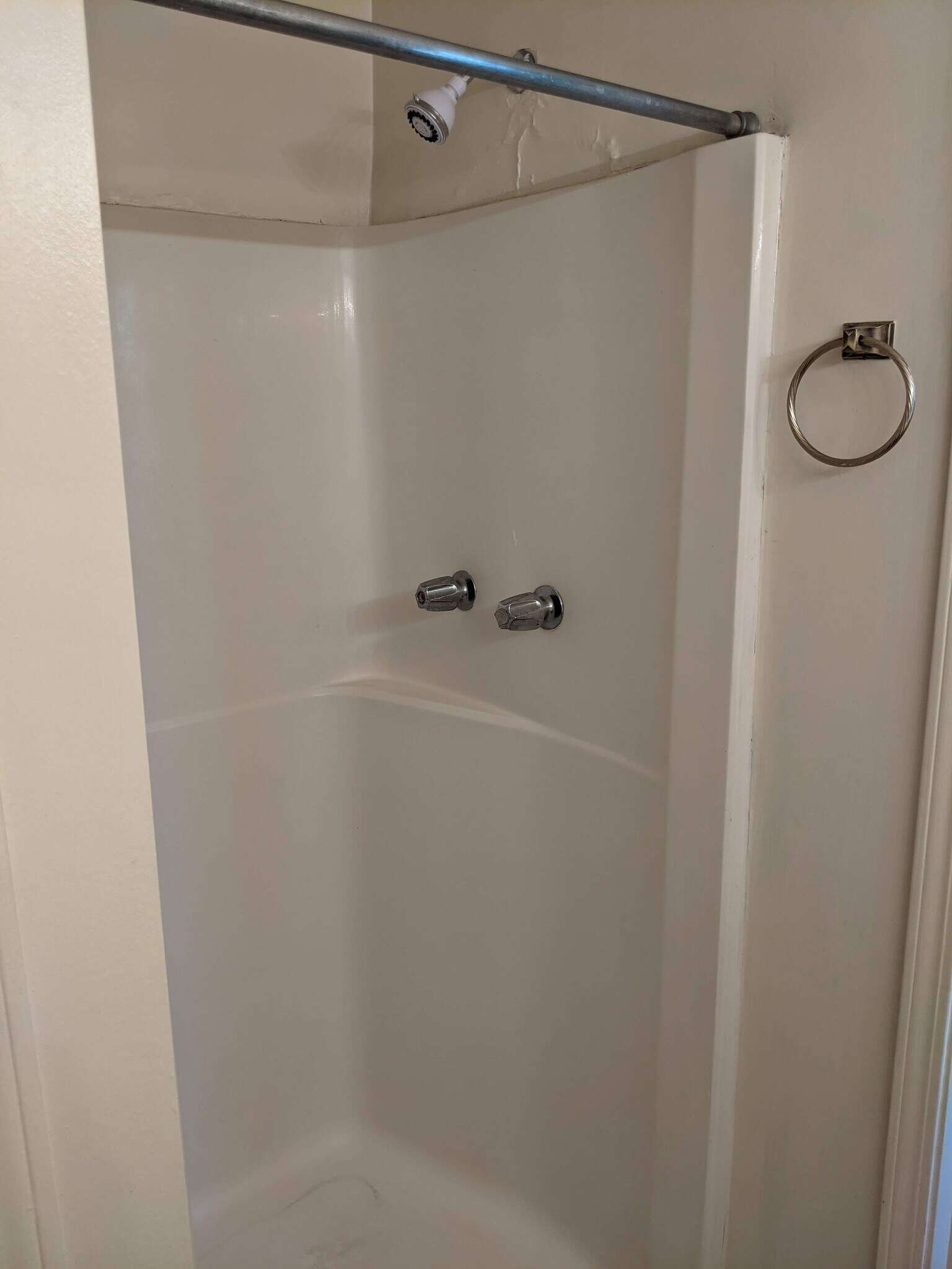 Shower for Bathroom #2 connected to Bedroom #2 - 16643 Missionary Ridge Ct