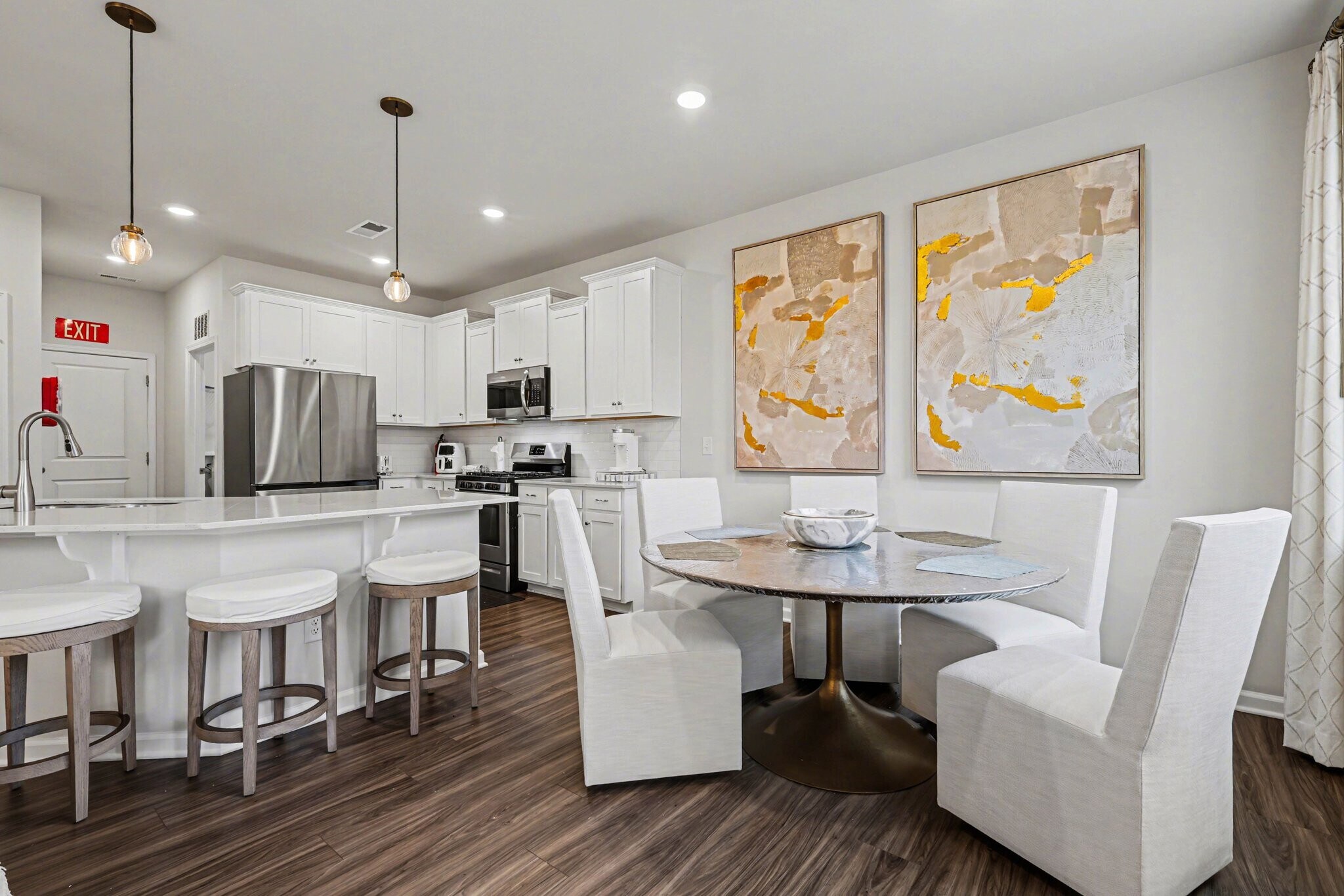 Building Photo - 15216 Lake Ridge Rd