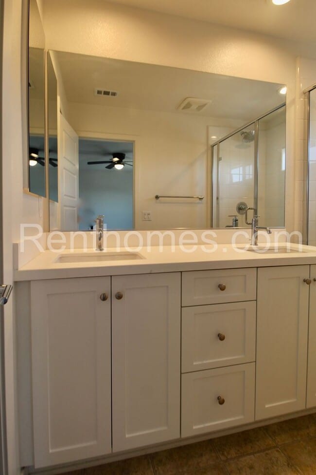 Building Photo - 1716 Discovery Falls Dr