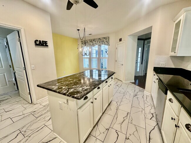 Building Photo - Charming Sun City Retreat, Available Now for Rent