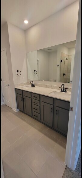 Building Photo - 4455 Reed Creek Dr