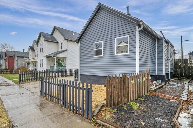 Building Photo - 2160 Fulton Rd