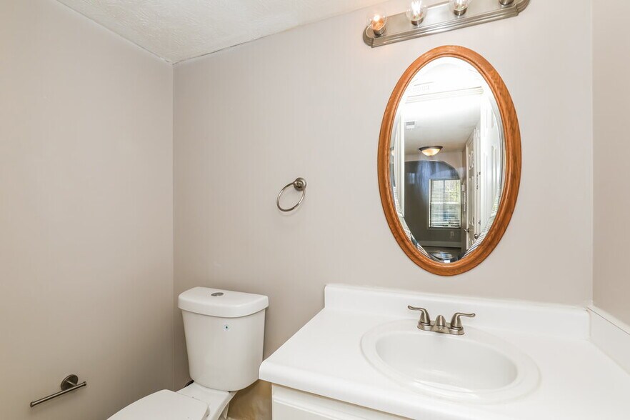 Building Photo - 10207 Carmine Dr