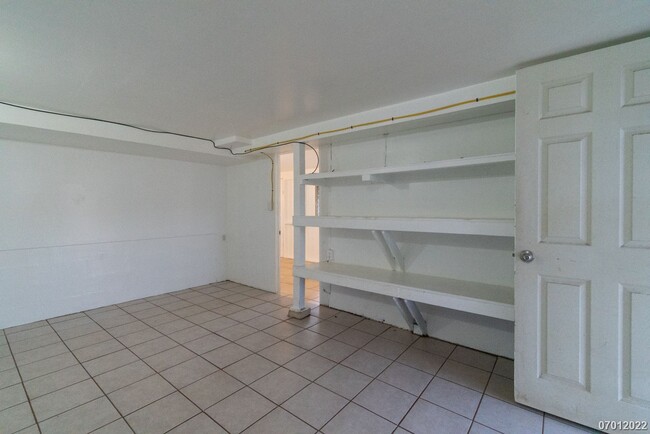 Building Photo - Available Feb 1st! 2BR/1BA in Makakilo! (K...