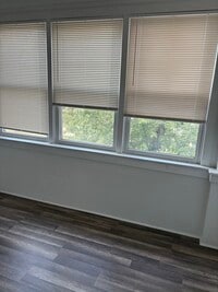 Building Photo - 7945 S South Shore Dr