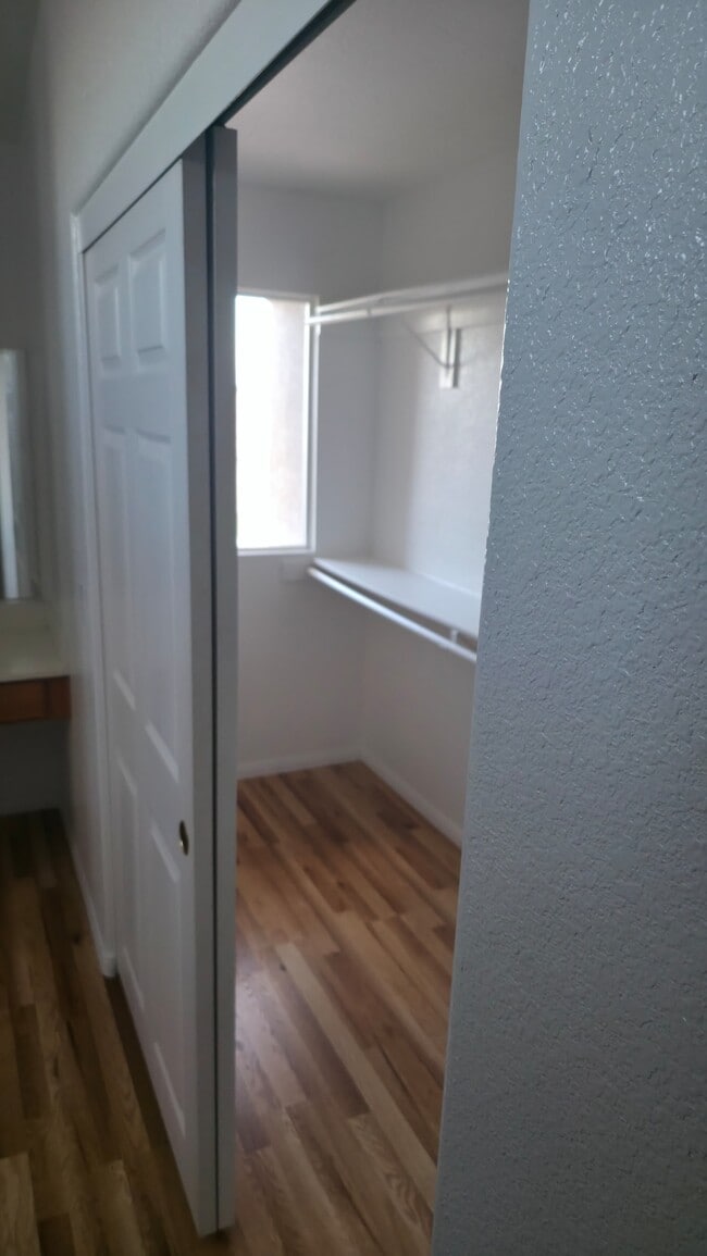 Building Photo - 316 Jackrabbit Dr