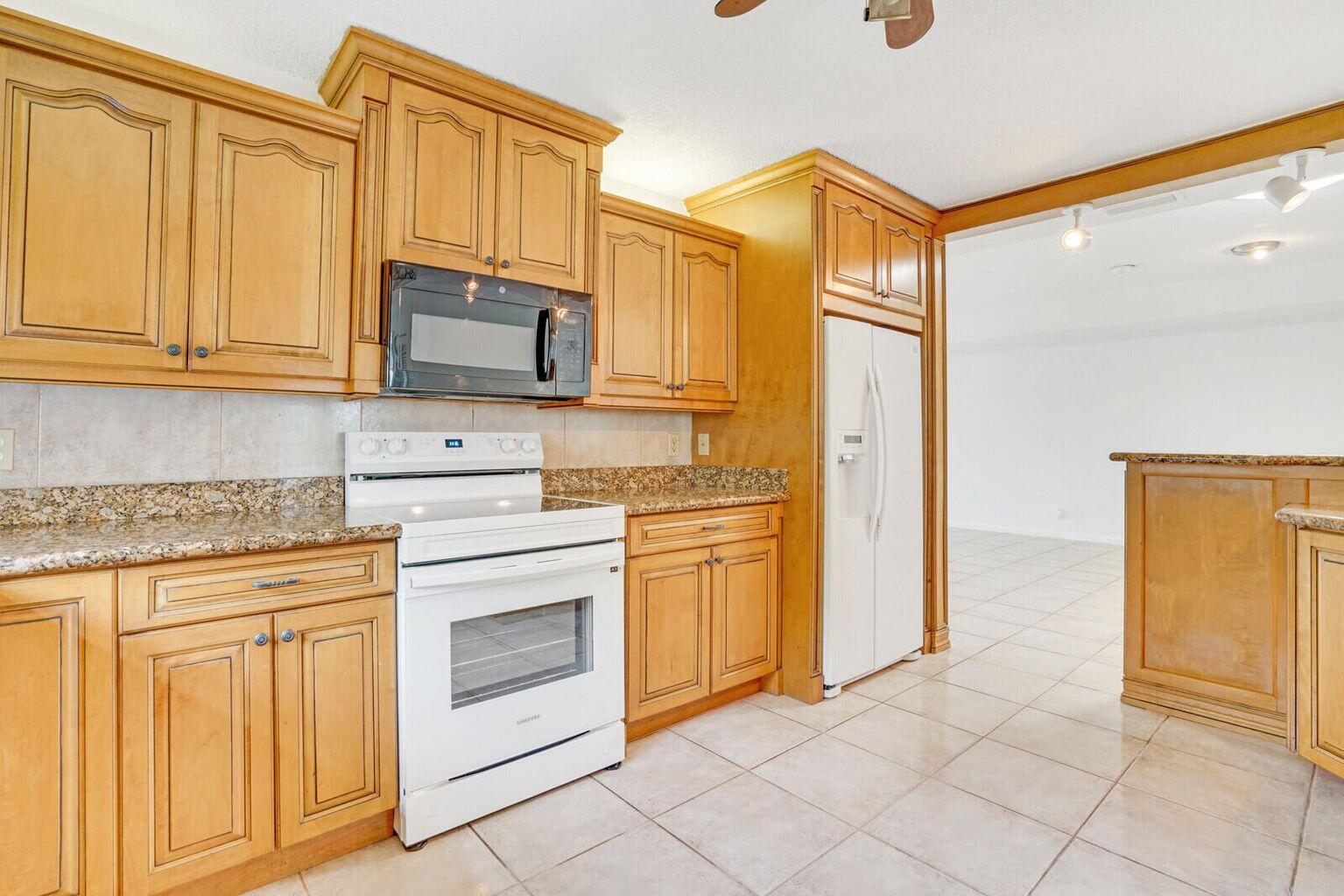 Building Photo - 9044 Pine Springs Dr