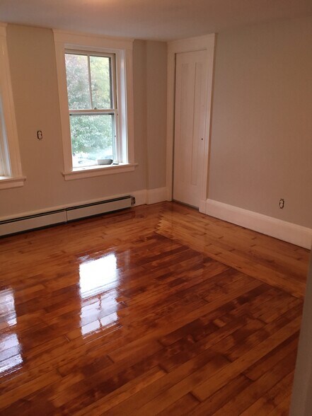 Building Photo - 48 Market St