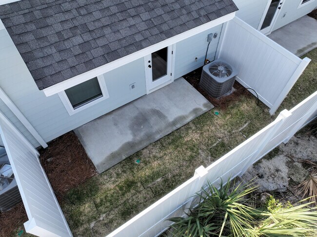 Building Photo - 105 Foxtail Wy