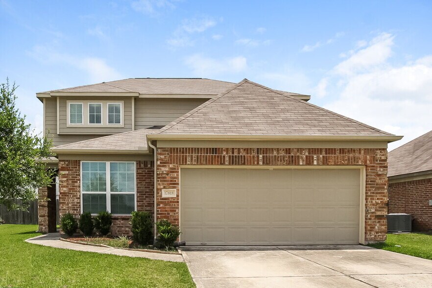 Primary Photo - 17818 Aveleigh Ln