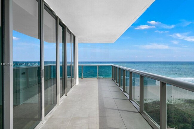 Building Photo - 5875 Collins Ave