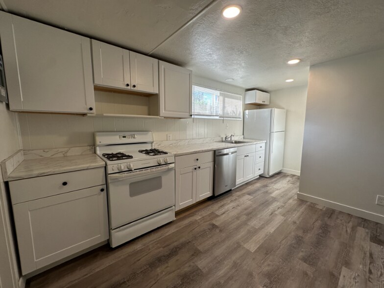 Building Photo - 3440 S 200 E