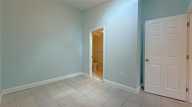 Building Photo - 1311 Hillcrest Dr