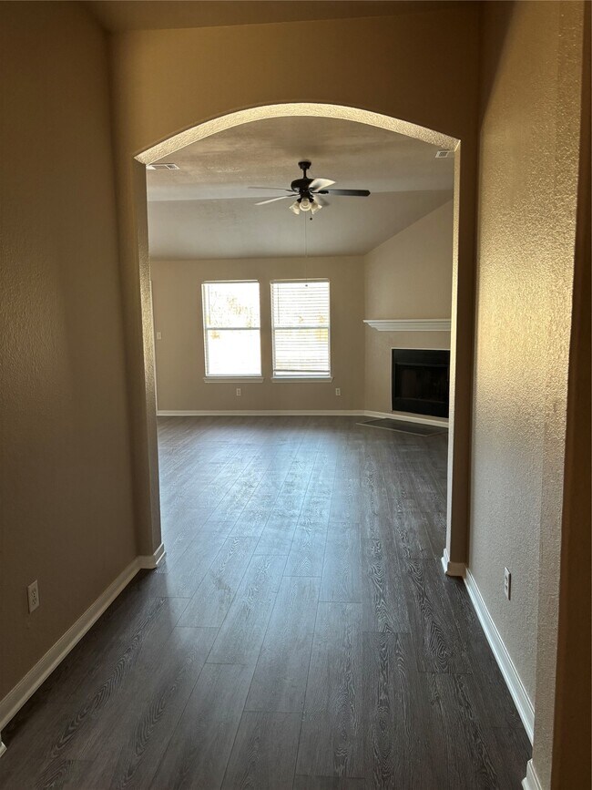 Building Photo - 16711 Jib Ct