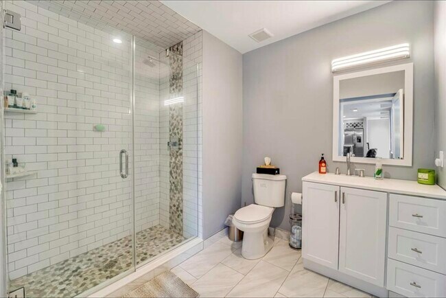 Building Photo - 126 Delaware Ave