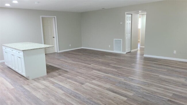Building Photo - 4611 W Villa Rosa St