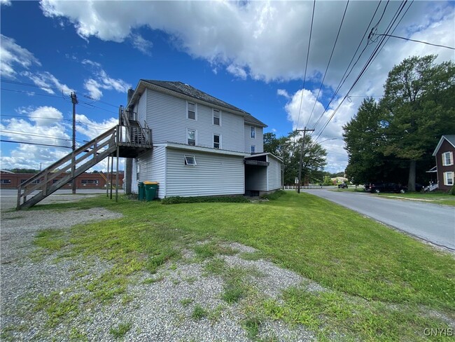 Building Photo - 684 West End Ave