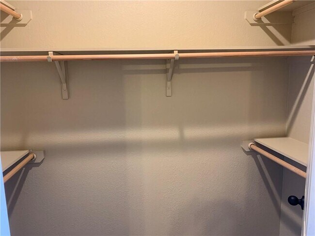 Building Photo - 379 Joanne Lp